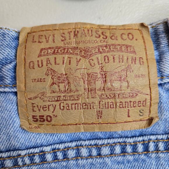 Vintage Levi's 550 Relaxed Fit Tapered Leg Jeans‎ Women's Size 22W Short - Picture 3 of 4